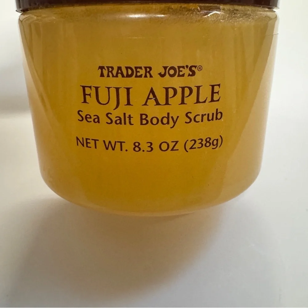 Trader Joe’s Fuji Apple Sea Salt Body Scrub New 8.3 OZ